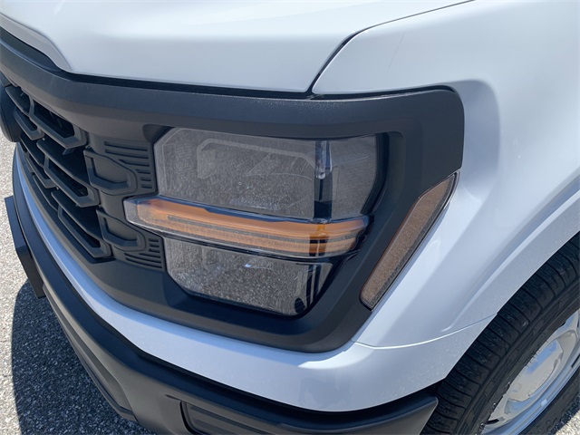 2025 Oxford White Ford F-150 XL 4X4 Truck
