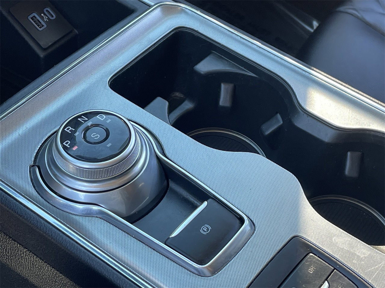 used 2024 Ford Edge car, priced at $21,495