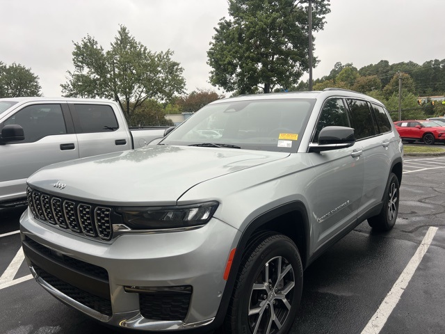 2024 Jeep Grand Cherokee Limited photo 2