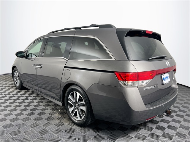 2016 Honda Odyssey Touring Elite photo 3