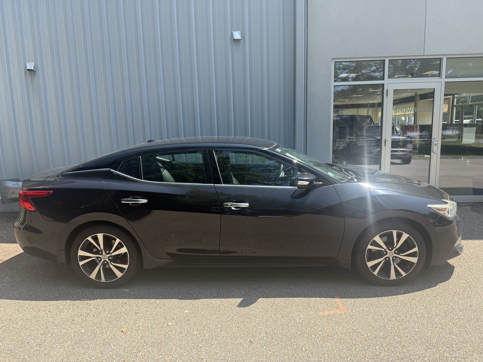 2017 Super Black Nissan Maxima 3.5 SV FWD Sedan