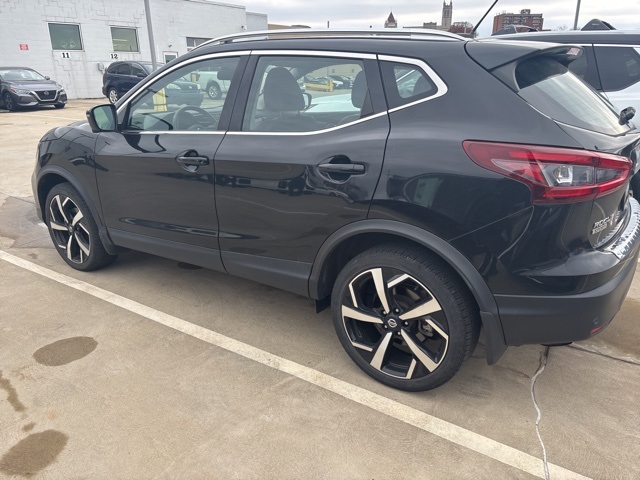 2022 Nissan Rogue Sport SL photo 3
