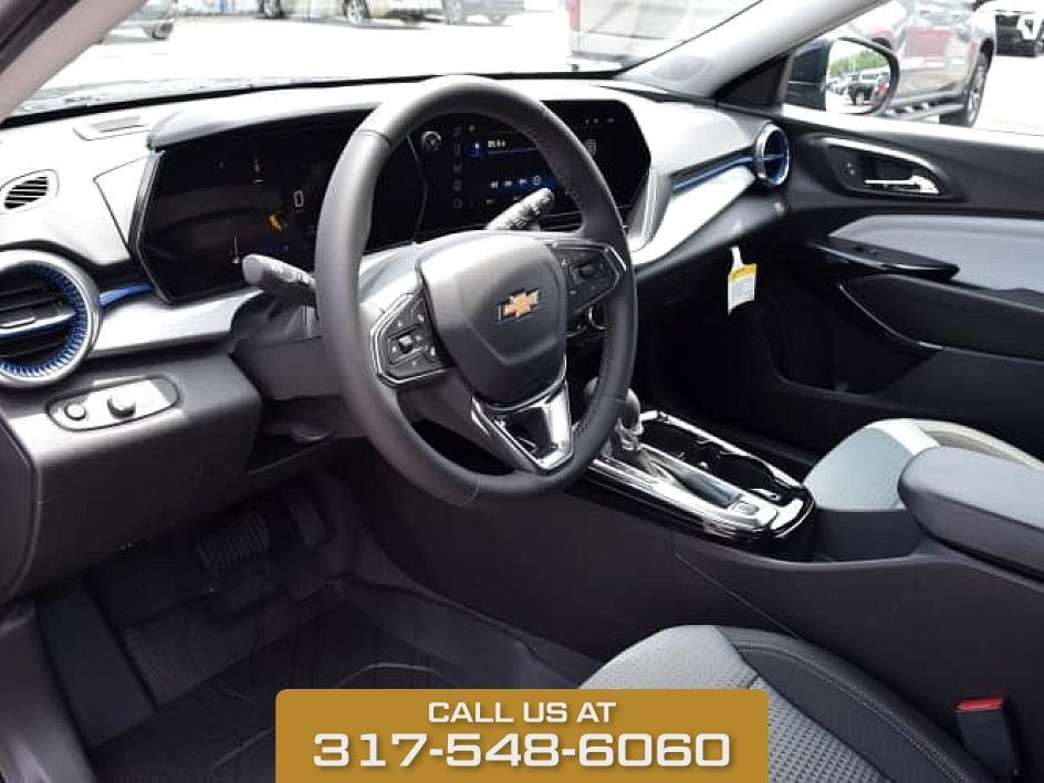 2025 Black Metallic Chevrolet Trax LT FWD SUV