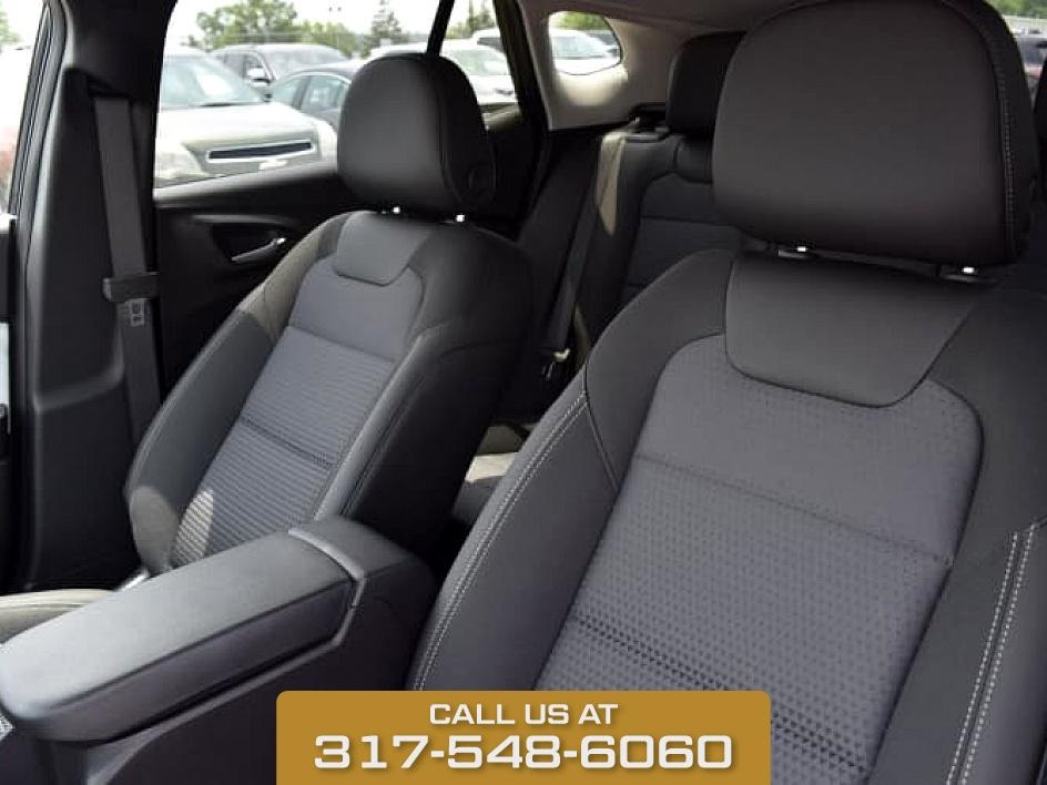 2025 Black Metallic Chevrolet Trax LT FWD SUV