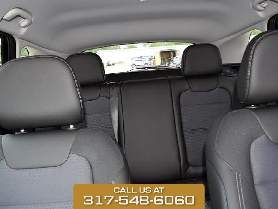 2025 Black Metallic Chevrolet Trax LT FWD SUV