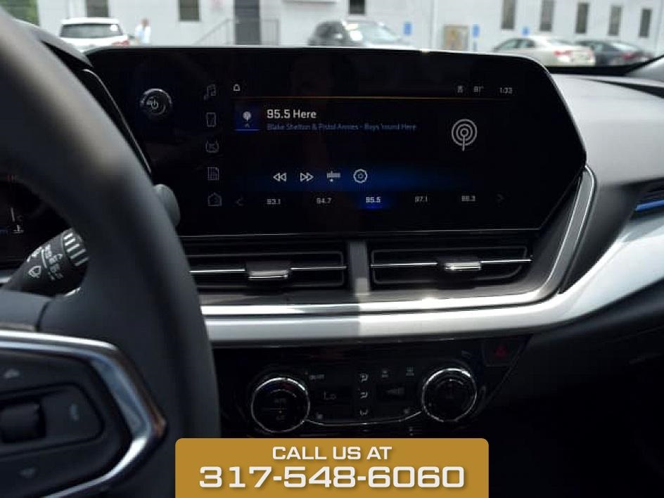 2025 Black Metallic Chevrolet Trax LT FWD SUV
