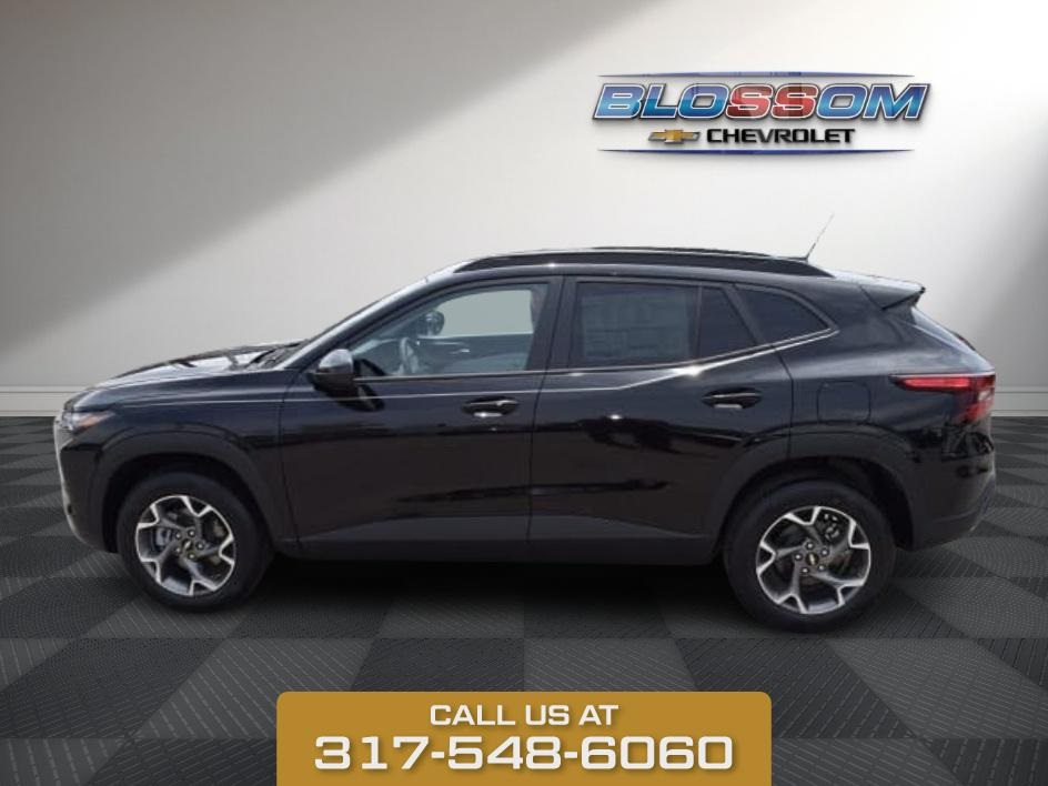 2025 Black Metallic Chevrolet Trax LT FWD SUV