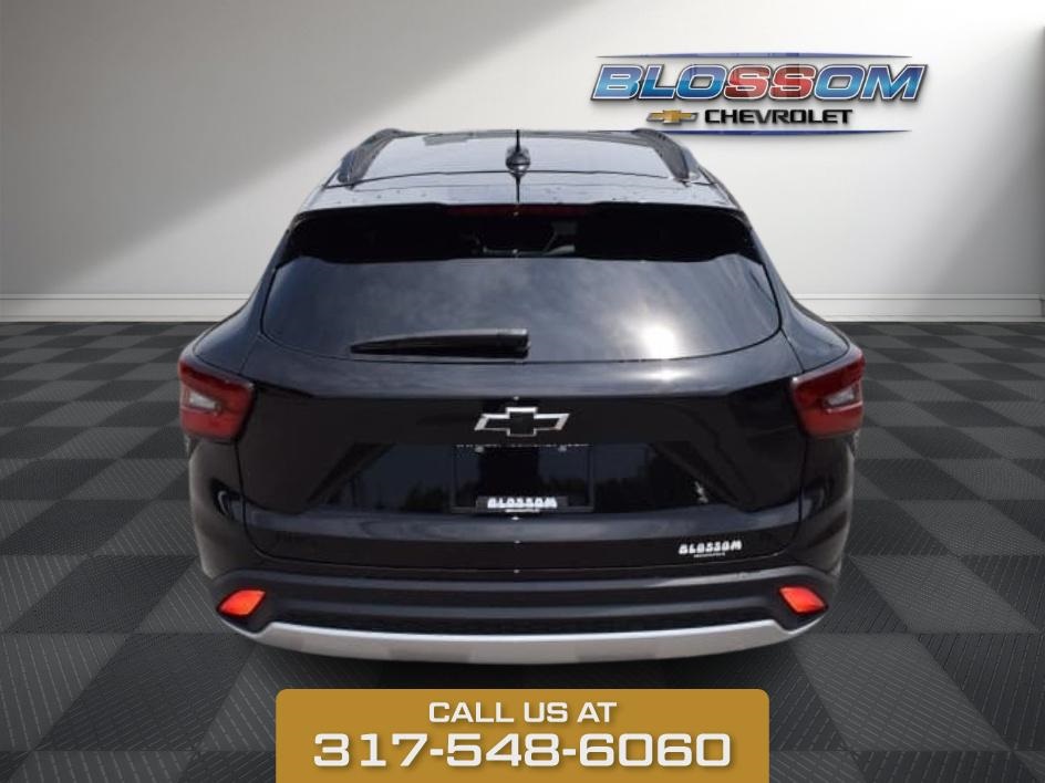2025 Black Metallic Chevrolet Trax LT FWD SUV