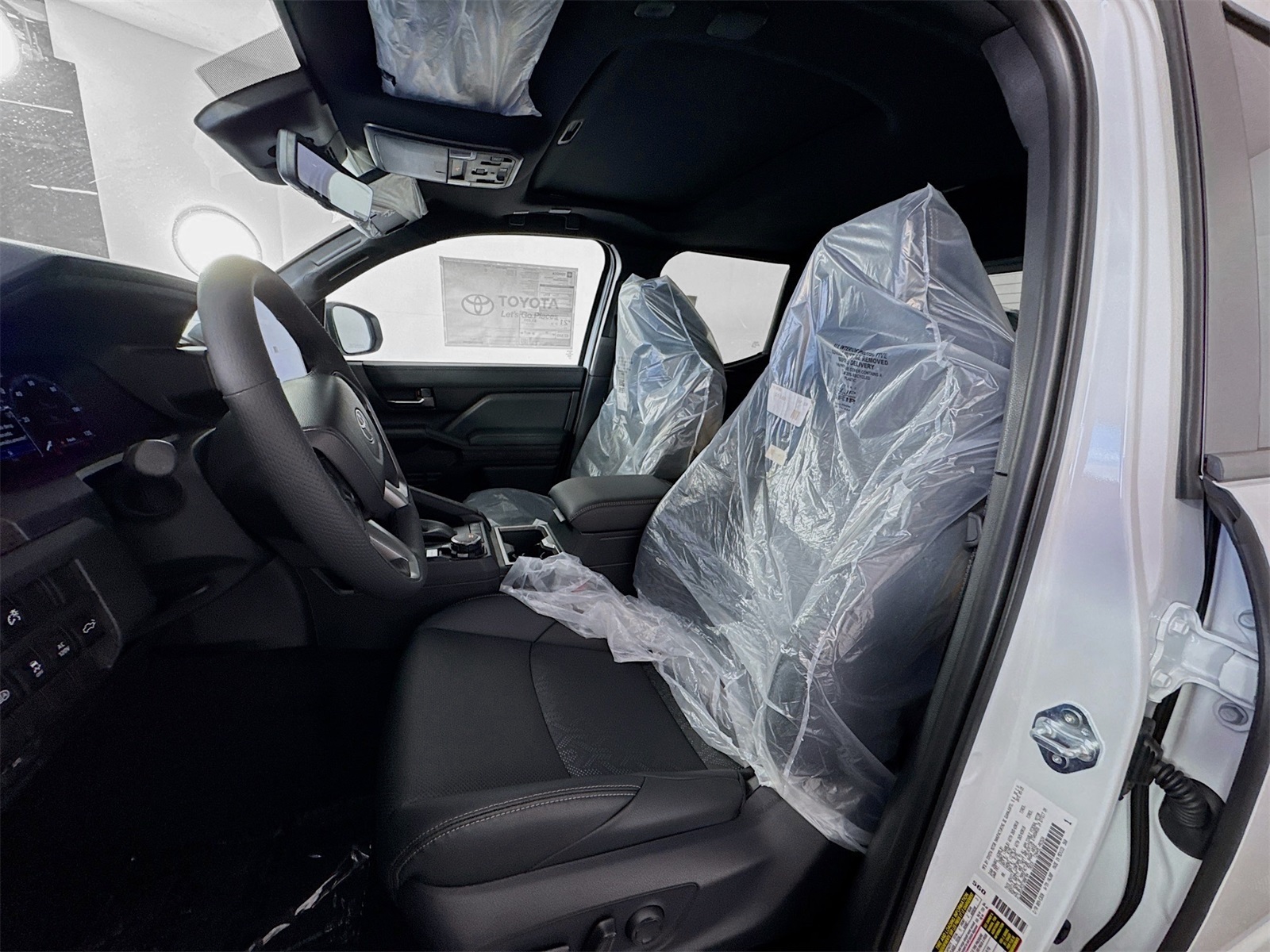 2025 Toyota Tacoma Limited photo 9