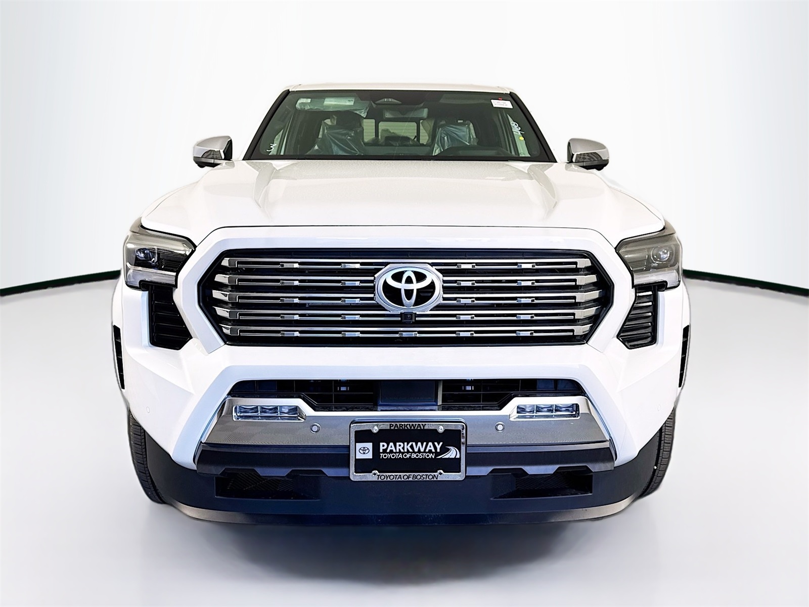 2025 Toyota Tacoma Limited photo 2