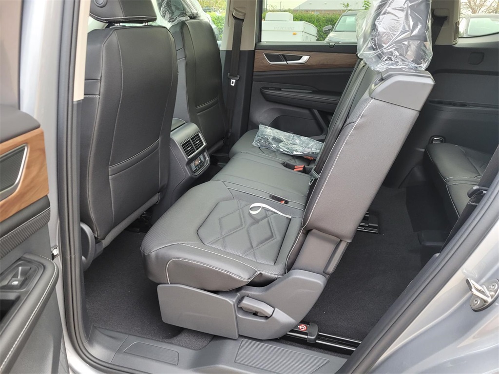 new 2026 Volkswagen Atlas car, priced at $41,173