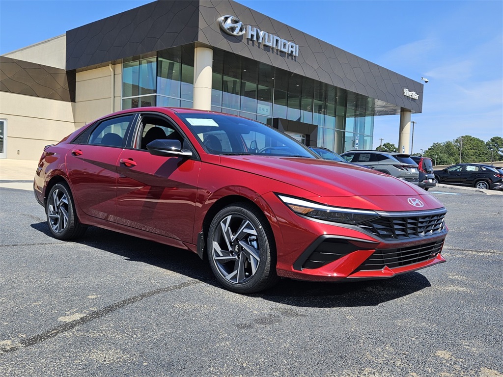2025 Hyundai Elantra SEL's photo