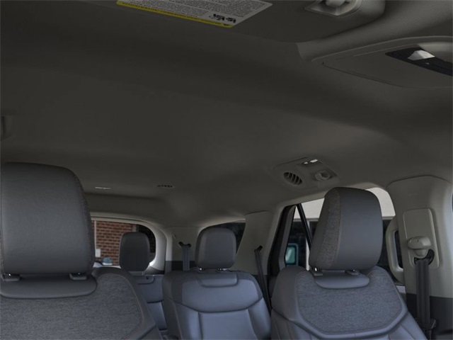2025 Ford Explorer photo 13