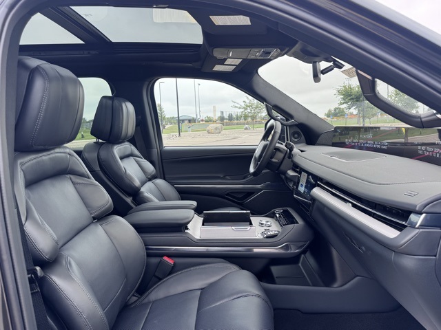 2025 Lincoln Navigator L Reserve photo 18
