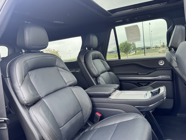 2025 Lincoln Navigator L Reserve photo 22