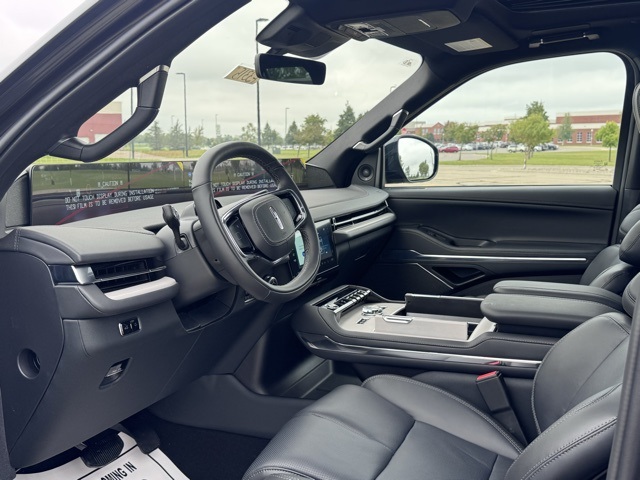 2025 Lincoln Navigator L Reserve photo 5