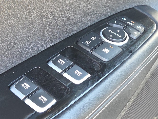 2019 Kia Sorento SX Limited photo 16