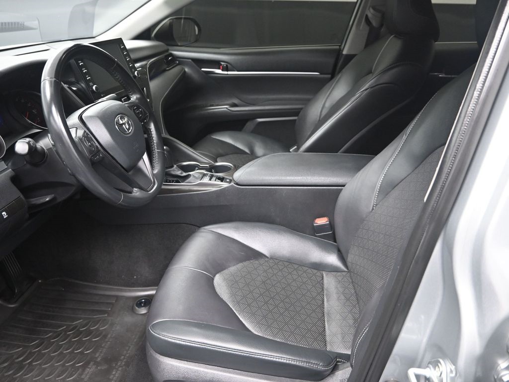 2022 Toyota Camry XSE photo 11