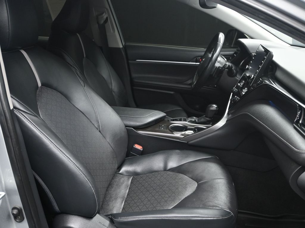 2022 Toyota Camry XSE photo 29