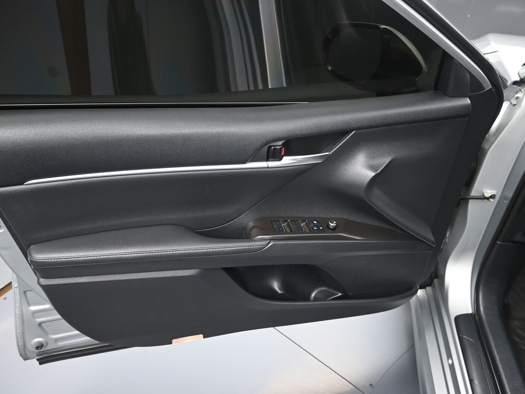 2022 Toyota Camry XSE photo 7