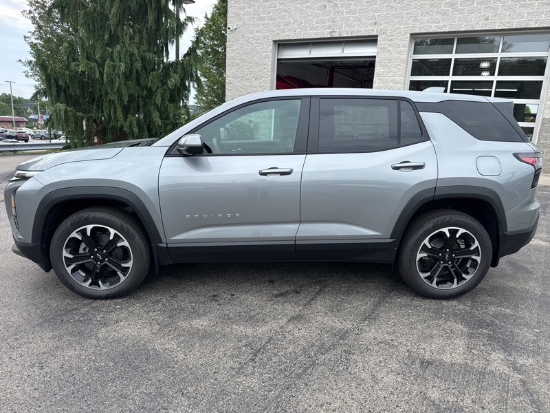 2026 Chevrolet Equinox LT photo 4