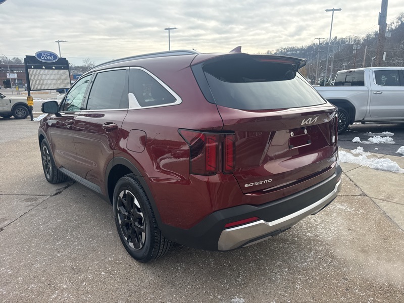 2025 Kia Sorento S photo 4