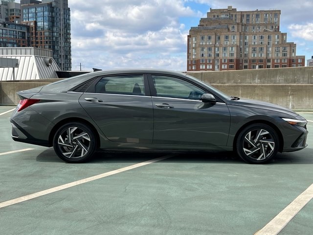 Elantra Hybrid Limited