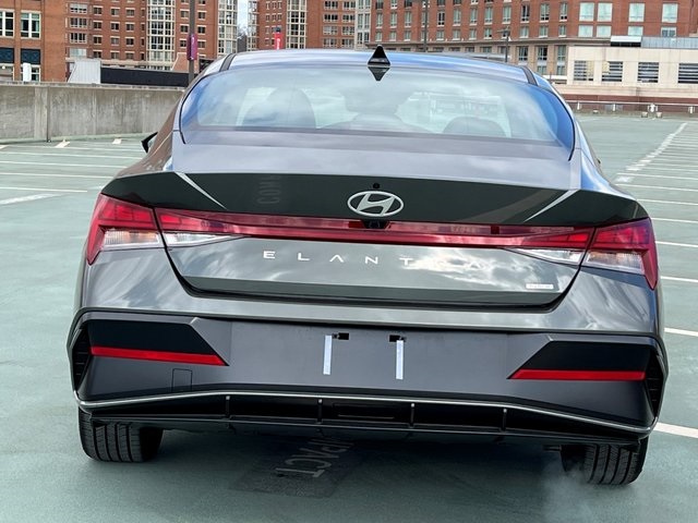 Elantra Hybrid Limited
