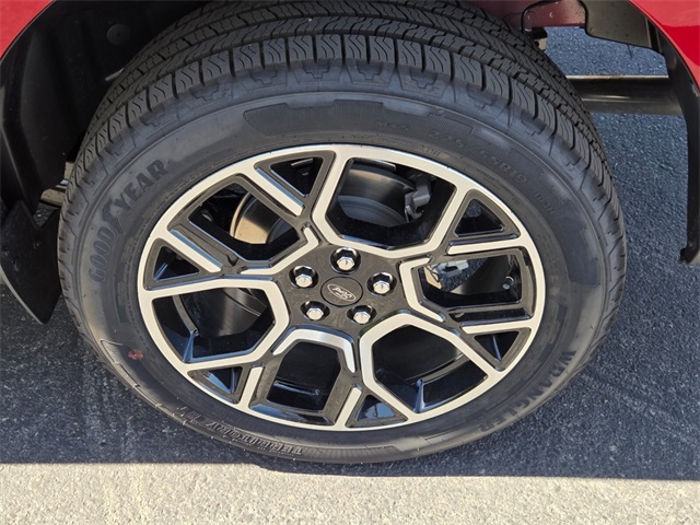 New 2025 Ford Maverick Lariat 4D Crew Cab