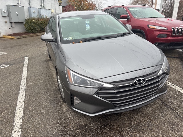 2020 Hyundai Elantra Value Edition photo 2