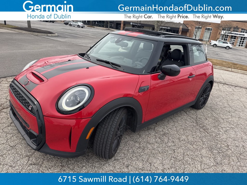 2024 MINI Hardtop 2 Door S's photo