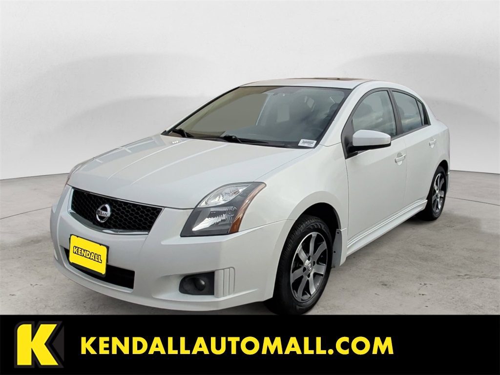 2012 Nissan Sentra SR's photo