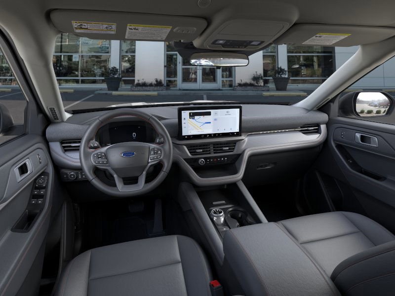 2025 Ford Explorer photo 8
