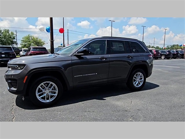 2025 Jeep Grand Cherokee Laredo X 4x2