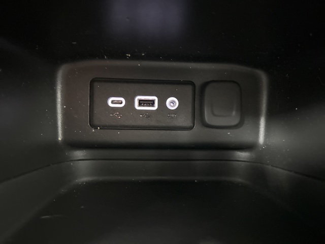 used 2023 Chevrolet Equinox car, priced at $21,420