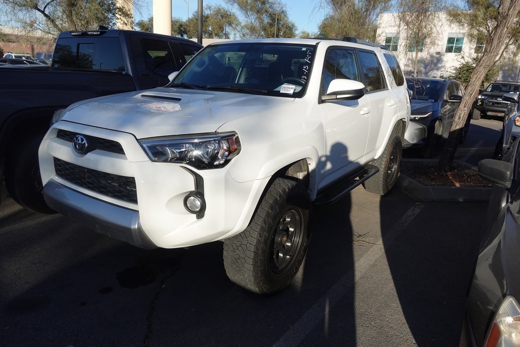 2017 Toyota 4Runner Off-Road's photo