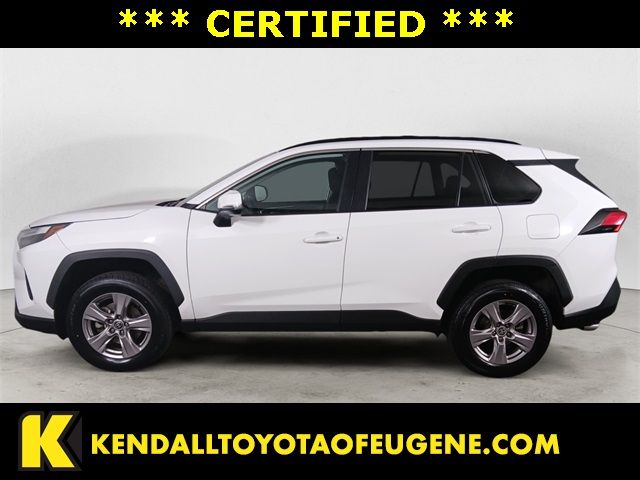 Used 2022 White Toyota XLE image 2