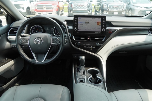 2021 Toyota Camry XLE photo 12