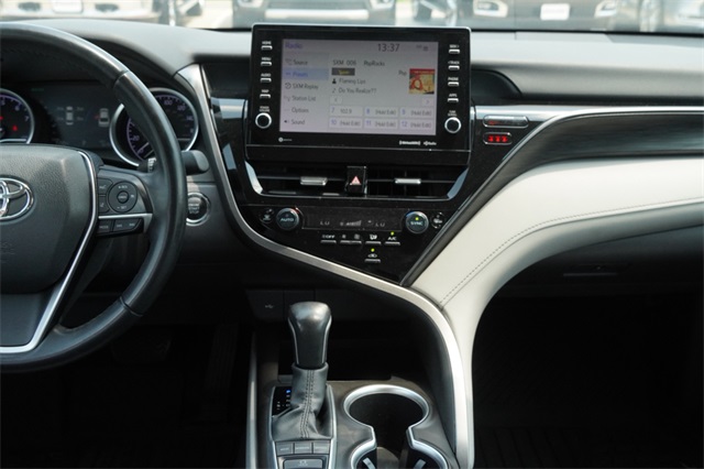 2021 Toyota Camry XLE photo 13
