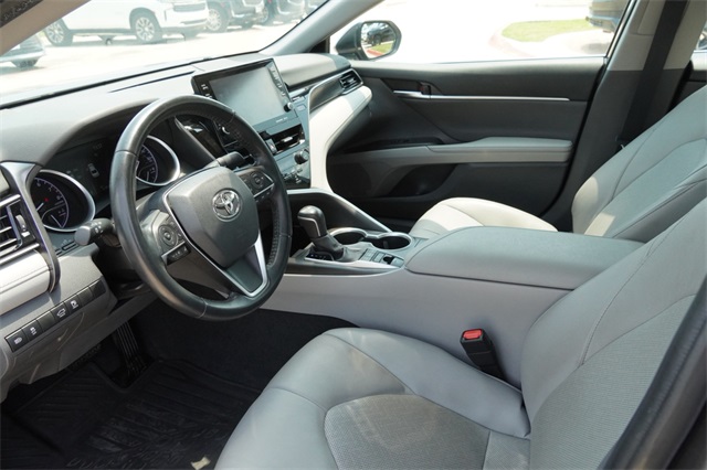 2021 Toyota Camry XLE photo 17