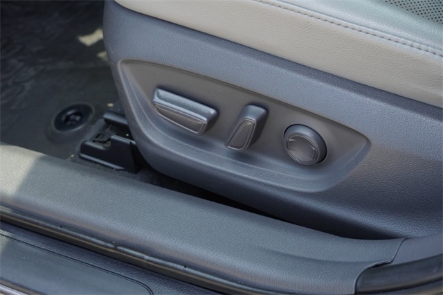 2021 Toyota Camry XLE photo 18