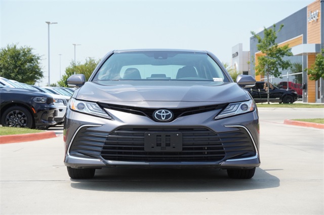 2021 Toyota Camry XLE photo 2