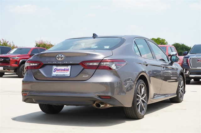 2021 Toyota Camry XLE photo 8