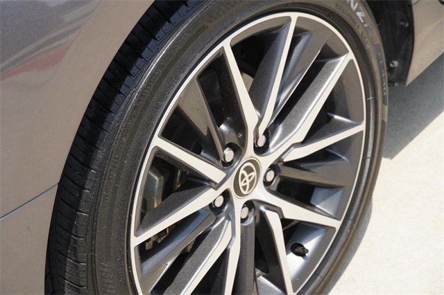 2021 Toyota Camry XLE photo 9