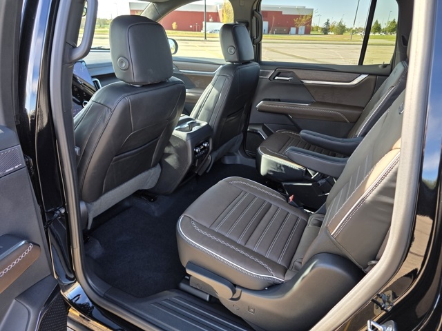 2026 GMC Acadia Denali Ultimate AWD