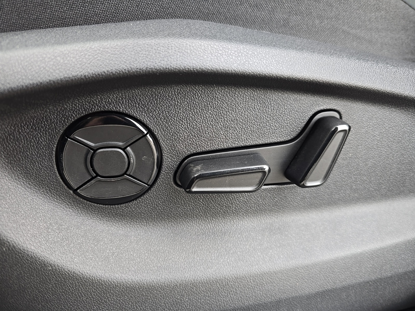 new 2026 Volkswagen Tiguan car, priced at $39,292