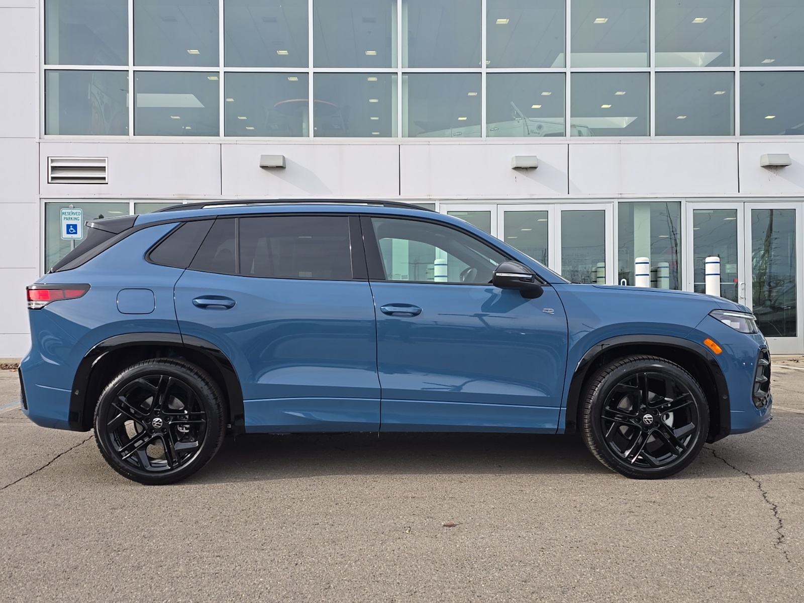 new 2026 Volkswagen Tiguan car, priced at $39,292