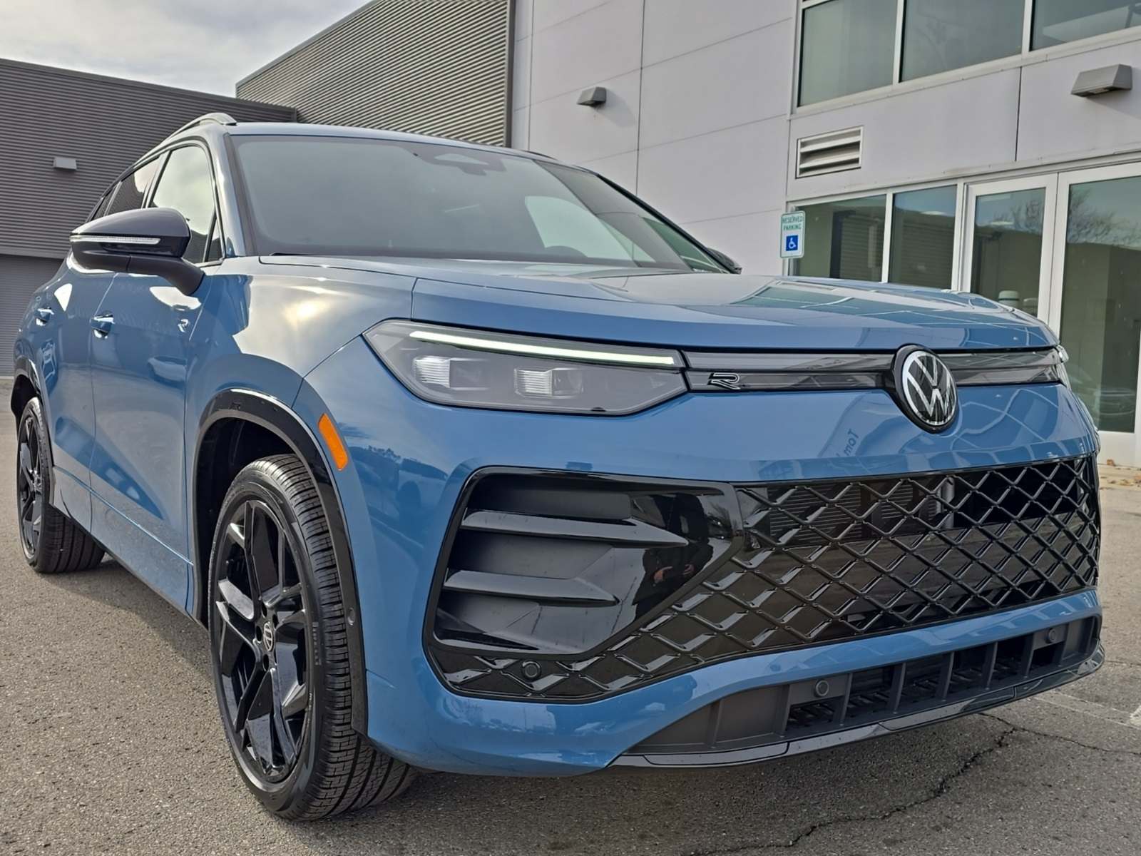 new 2026 Volkswagen Tiguan car, priced at $39,292