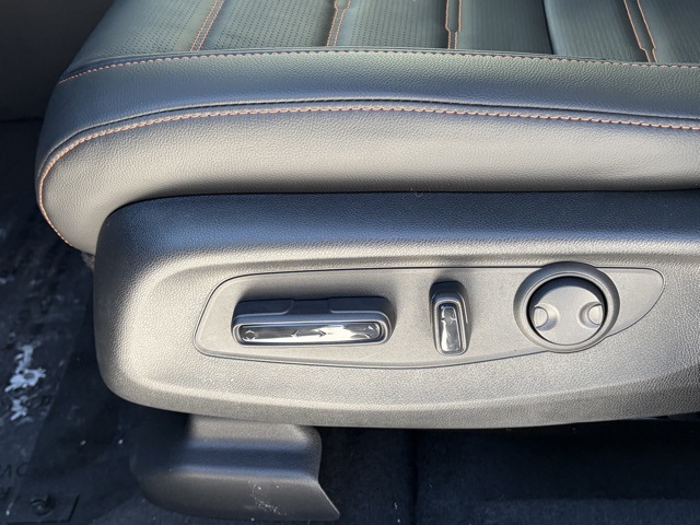 new 2026 Honda CR-V Hybrid car, priced at $41,675