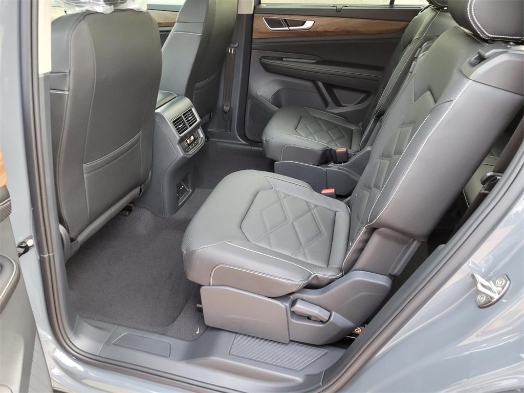 new 2026 Volkswagen Atlas car, priced at $44,220